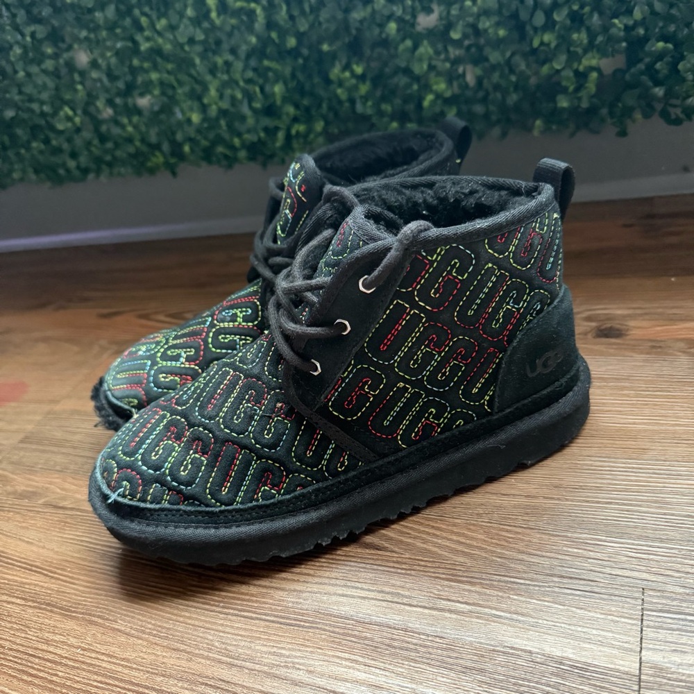 UGG Neumel